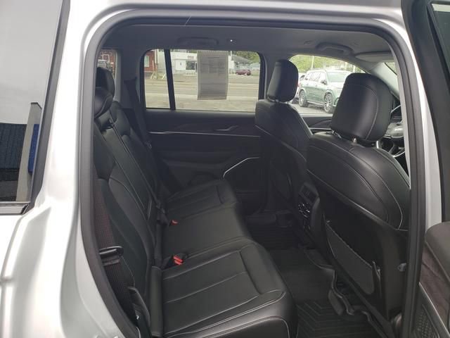 Used 2022 Jeep Grand Cherokee Limited image 14