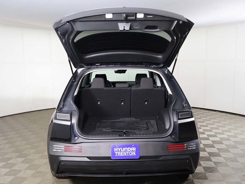Used 2025 Hyundai Ioniq 5 SE RWD image 15