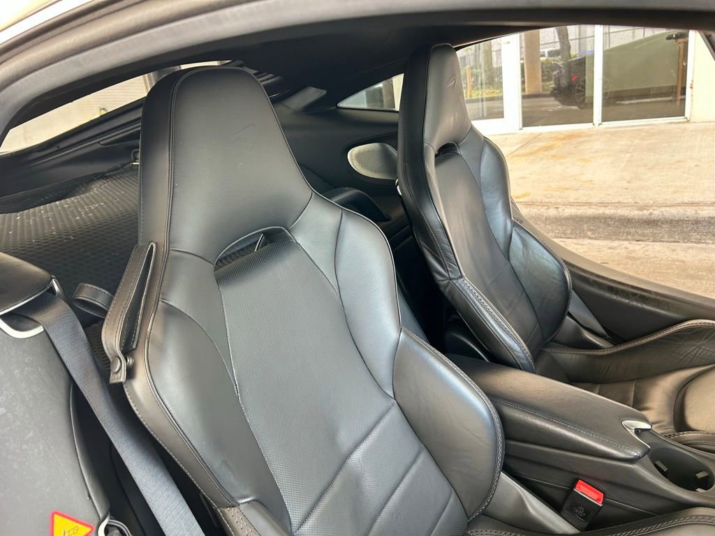 Used 2020 McLaren GT image 28