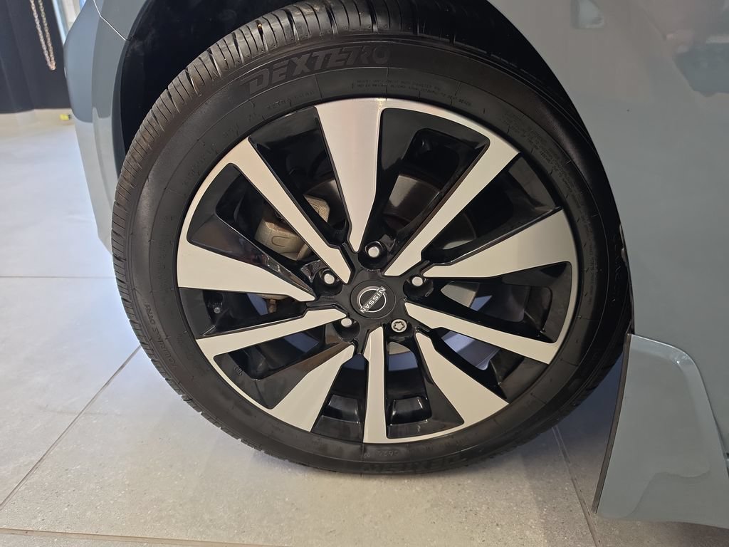 Used 2024 Nissan Sentra SV w/ SV Premium Package FWD image 35