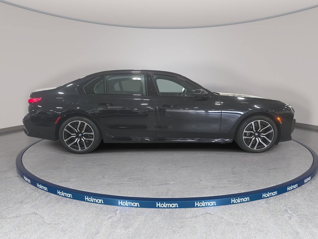 Certified 2023 BMW 760i xDrive AWD/4WD image 4
