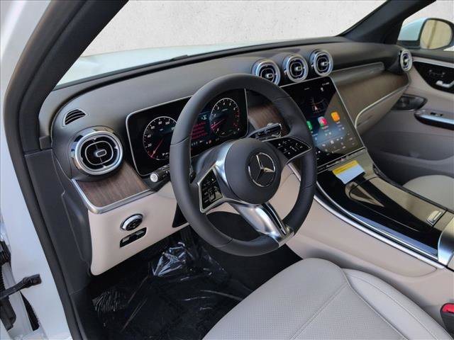 Used 2026 Mercedes-Benz GLC 300 4MATIC image 3