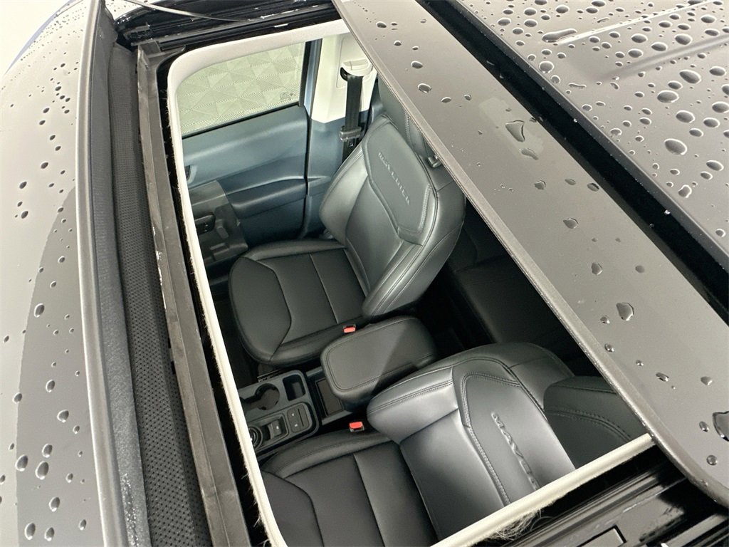 New 2025 Ford Maverick Lariat w/ Black Appearance Package image 14