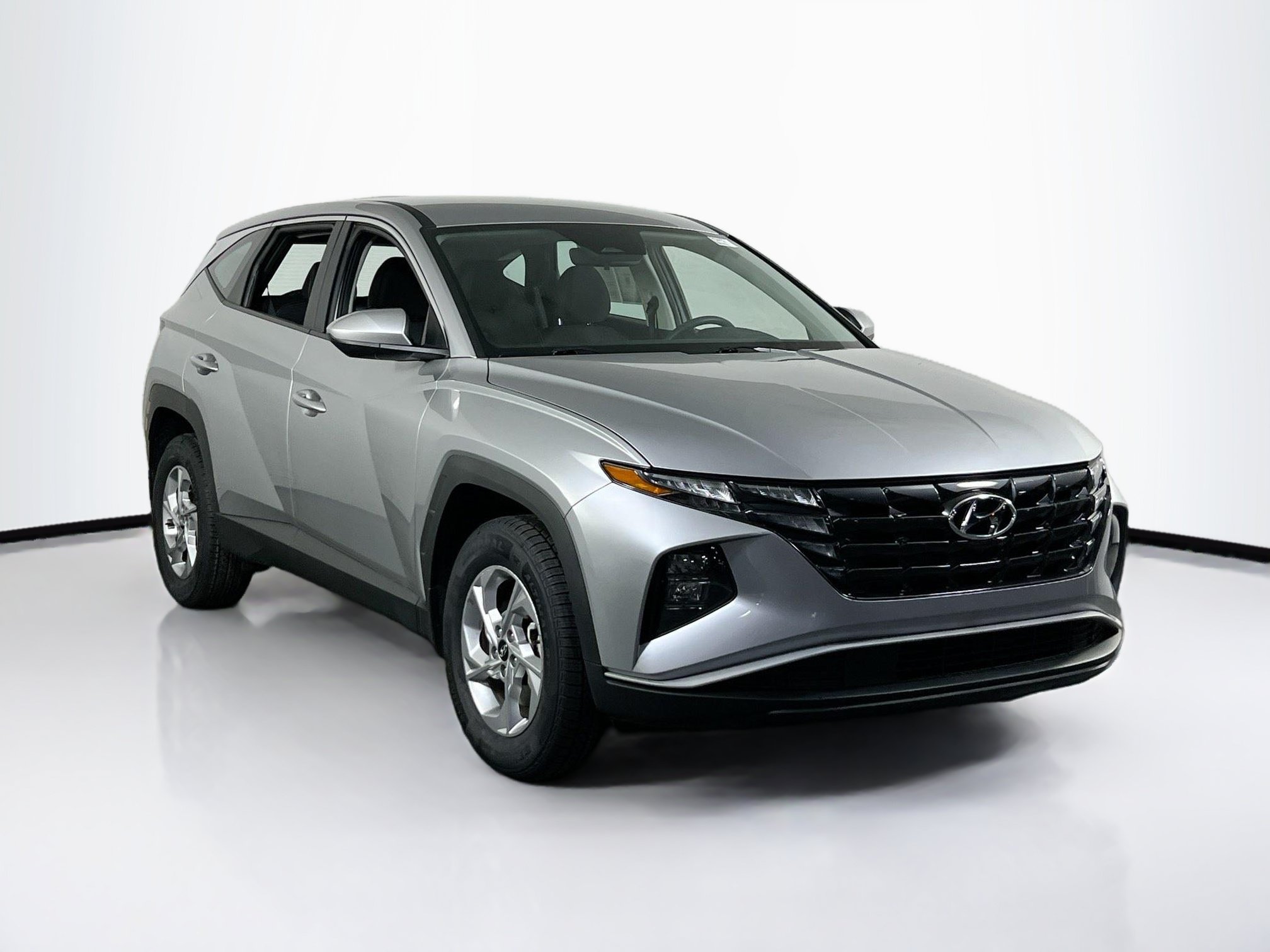 Used 2024 Hyundai Tucson SE AWD/4WD image 3