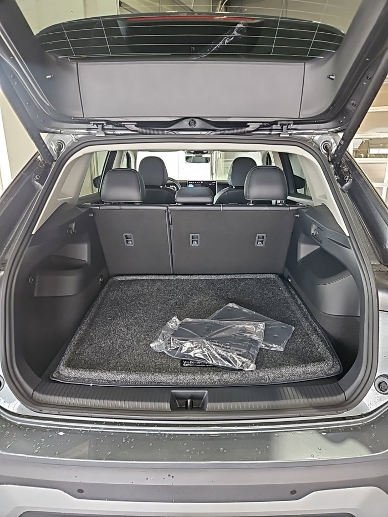 New 2026 Volkswagen Tiguan SE image 19