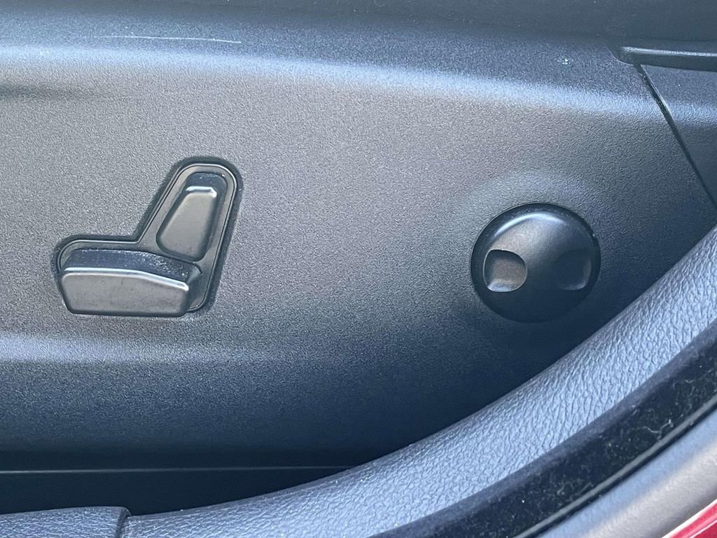 Used 2023 Chrysler 300 Touring image 14