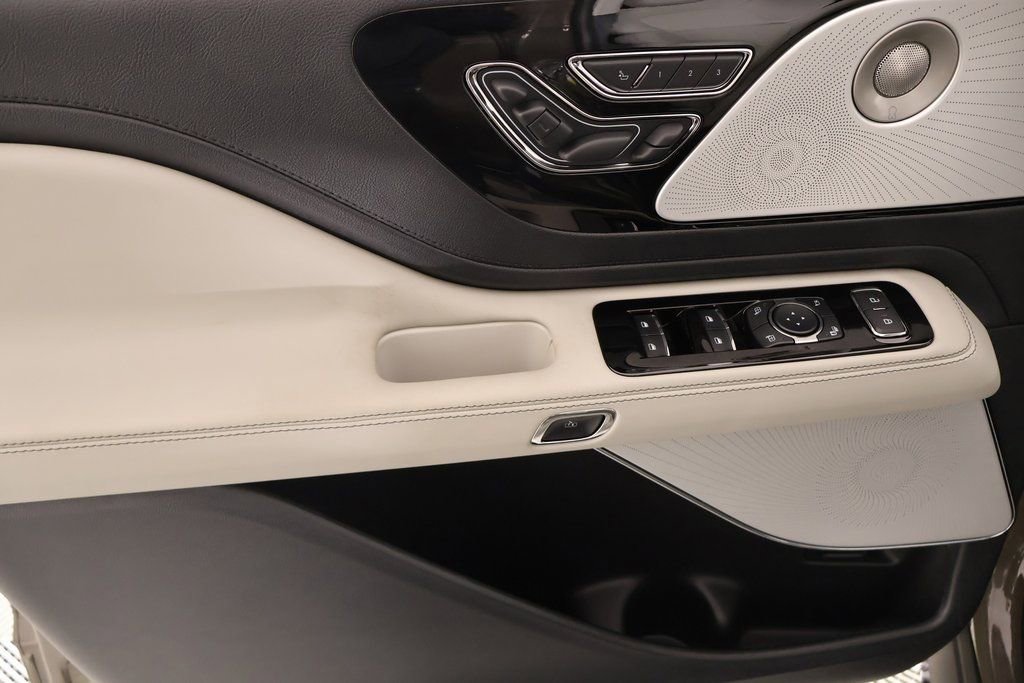 New 2026 Lincoln Aviator Reserve image 17