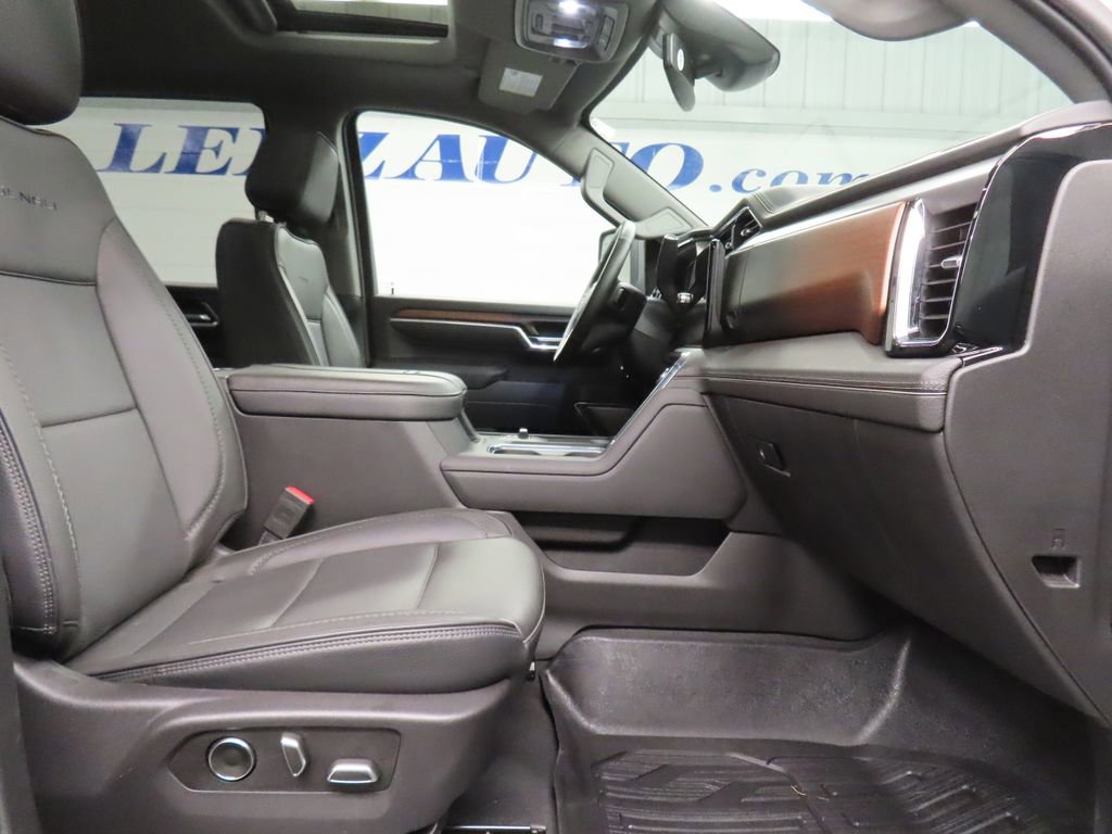 Used 2025 GMC Sierra 3500 Denali image 33