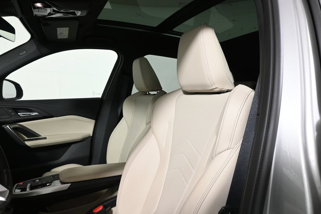 Certified 2025 BMW X1 xDrive28i w/ Technology Package AWD/4WD image 5