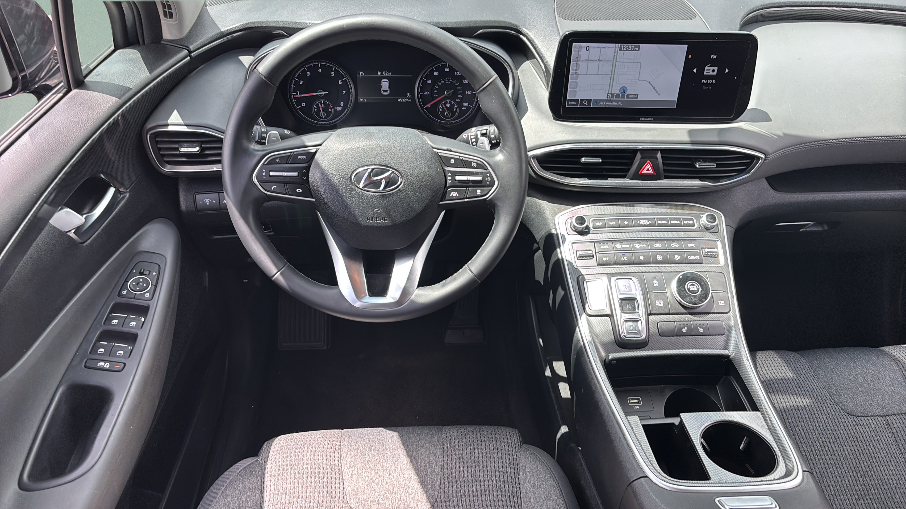 Used 2023 Hyundai Santa Fe SEL FWD image 2