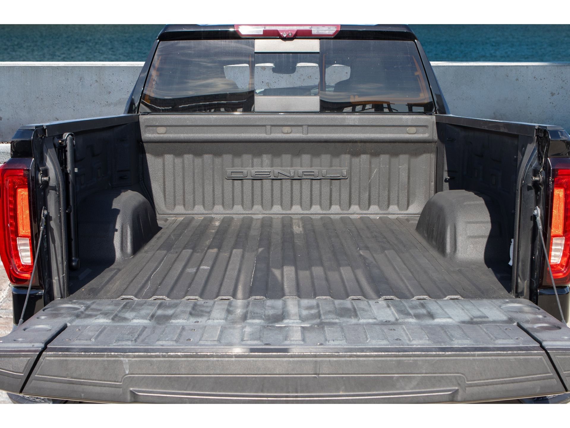 Used 2022 GMC Sierra 1500 Denali w/ Technology Package image 13