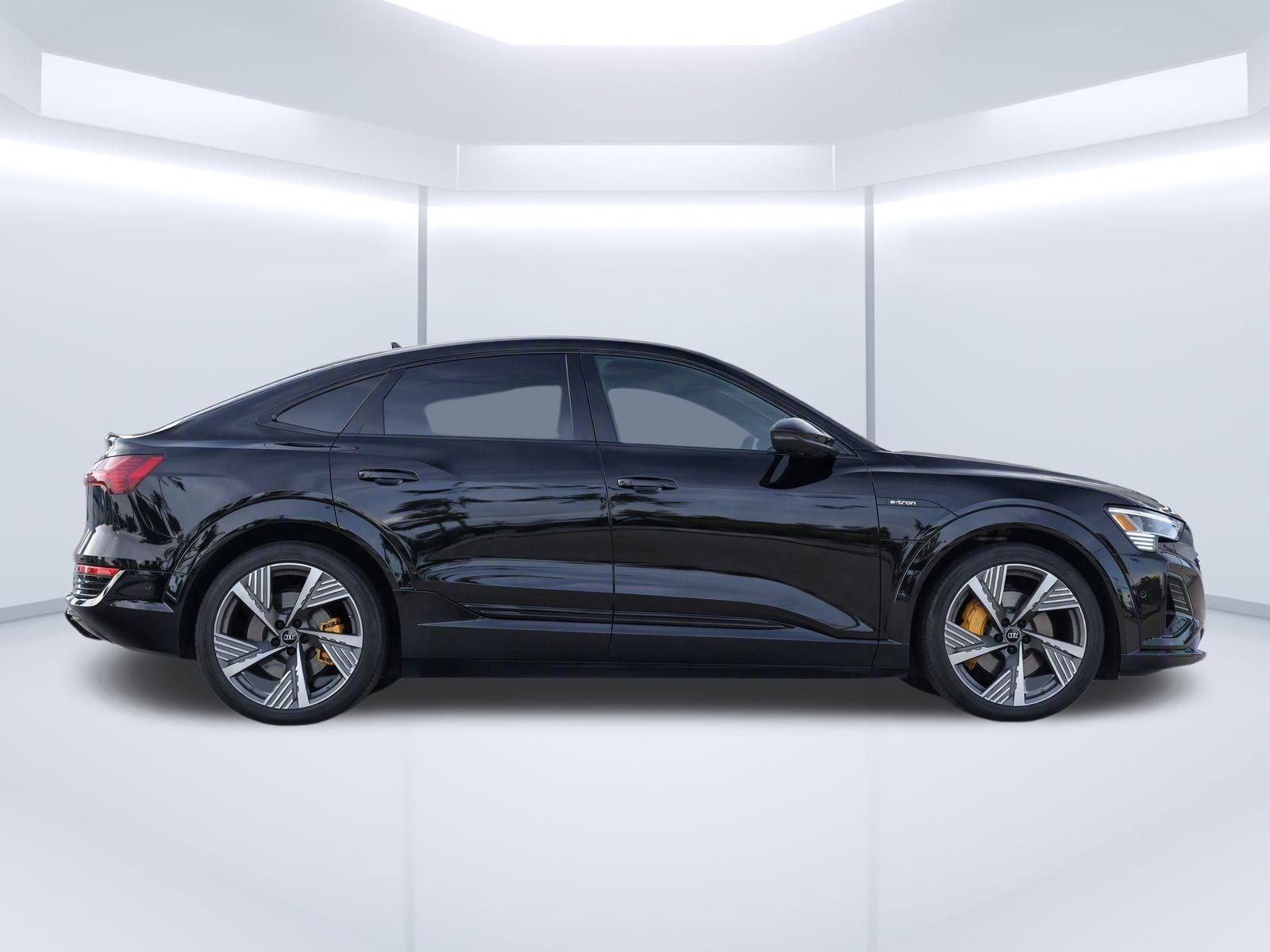 Used 2022 Audi e-tron Prestige AWD/4WD image 3