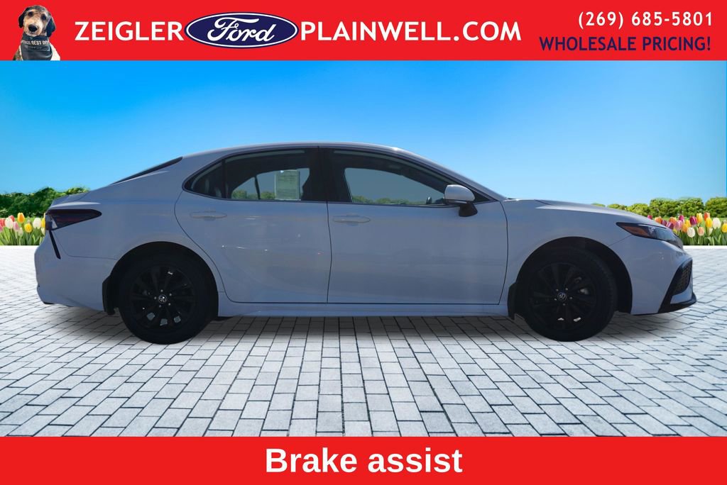 Used 2024 Toyota Camry SE image 6