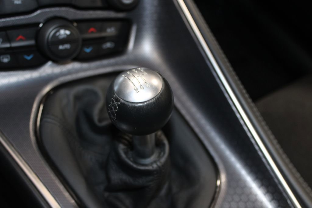 Used 2016 Dodge Challenger R/T Scat Pack w/ Leather Interior Group image 36