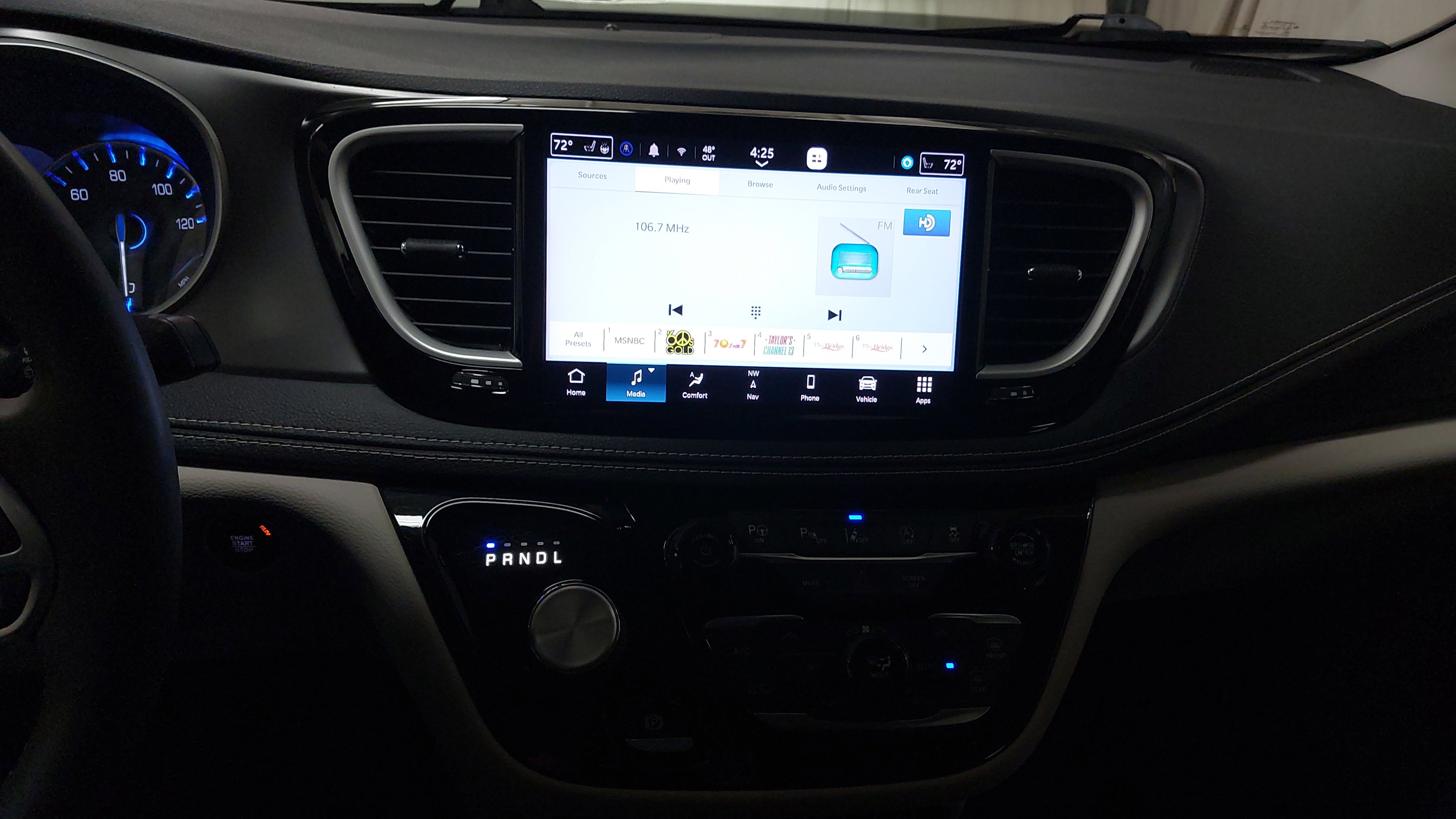 Used 2022 Chrysler Pacifica Touring-L w/ Uconnect Theater Family Group FWD image 21