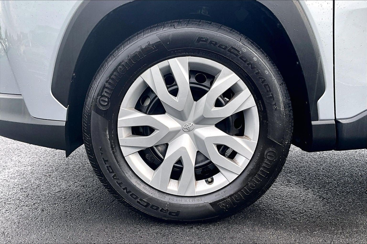 Used 2025 Toyota Corolla Cross L FWD image 8
