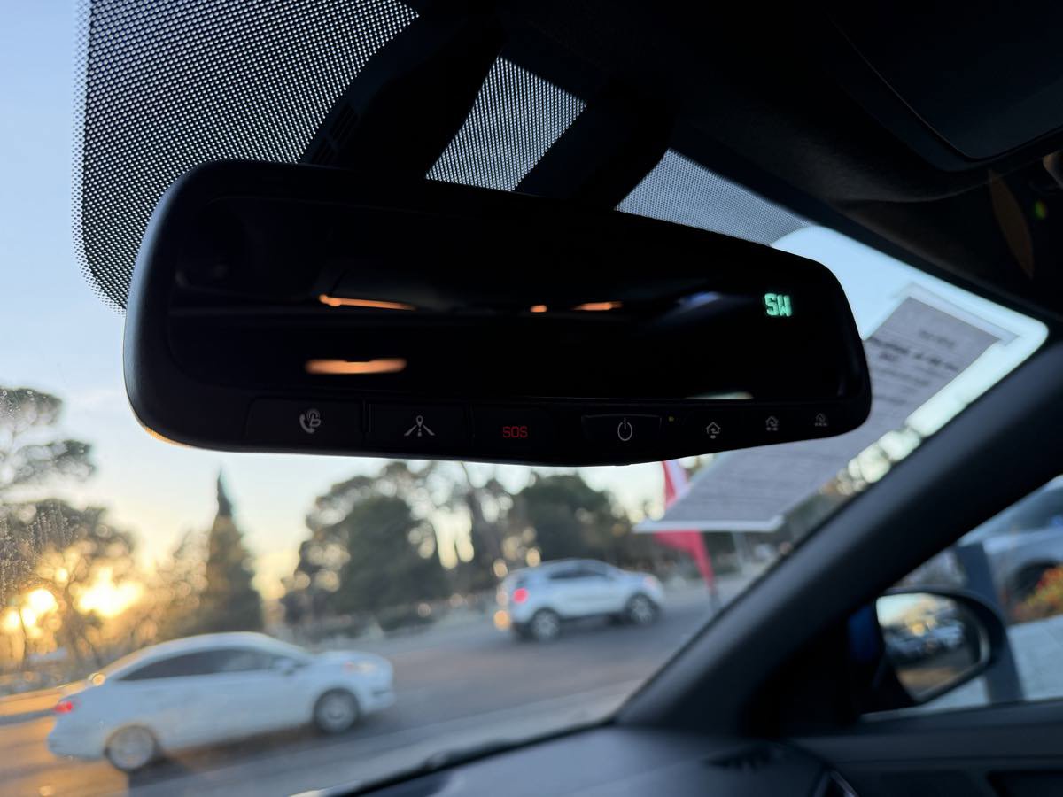 Used 2018 Hyundai Elantra Sport w/ Sport Premium Package 03 FWD image 17