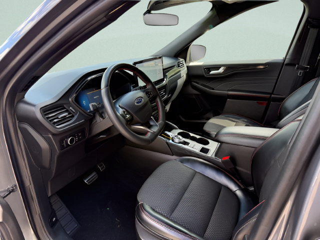 Certified 2023 Ford Escape ST-Line w/ Tech Pack #1 AWD/4WD image 4