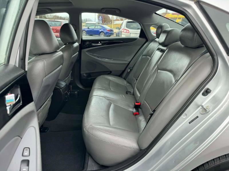 Used 2013 Hyundai Sonata Limited FWD image 12