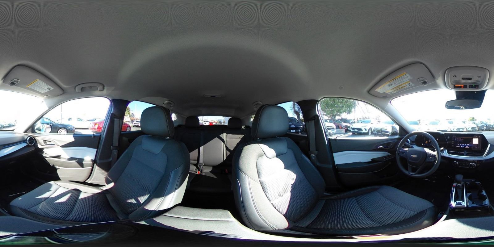 Used 2025 Chevrolet Trax LT FWD image 43