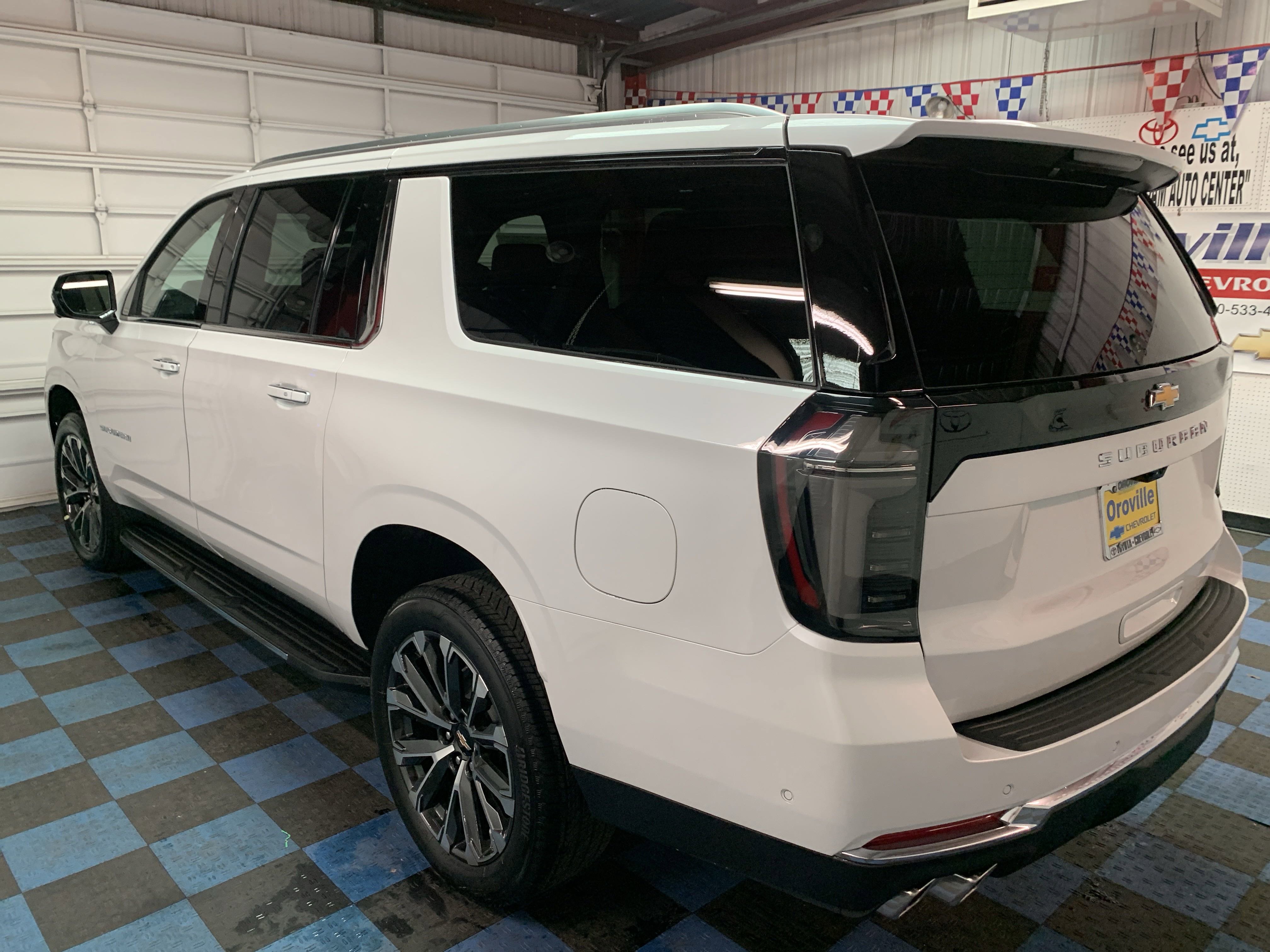 New 2025 Chevrolet Suburban High Country image 3