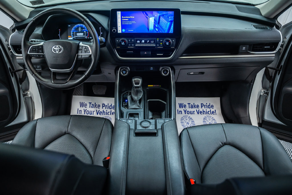 Certified 2025 Toyota Grand Highlander AWD image 24