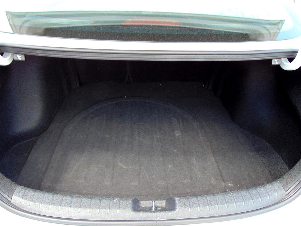 Used 2024 Kia Forte LXS image 10