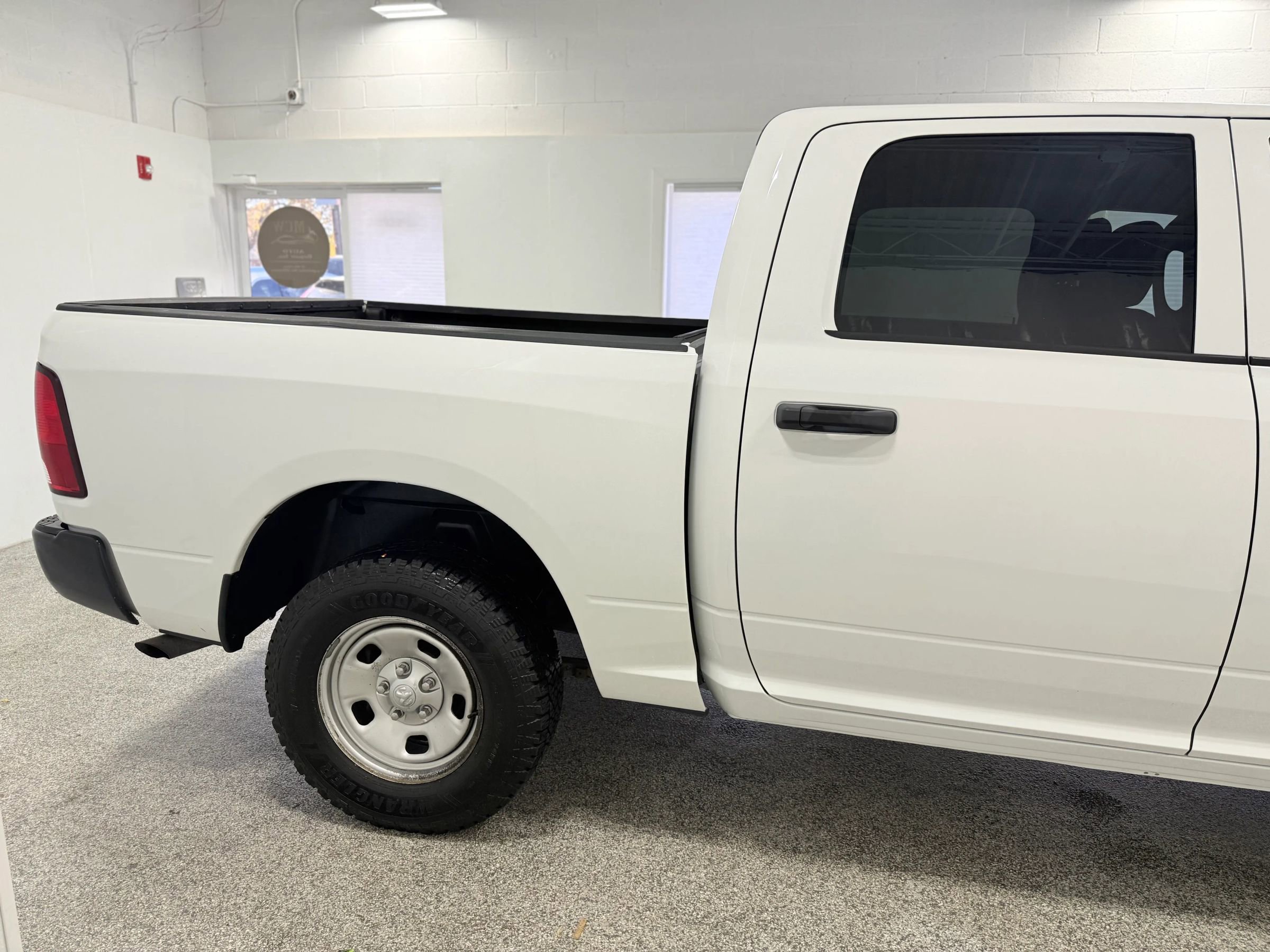 Used 2018 RAM 1500 SLT w/ Protection Group image 9