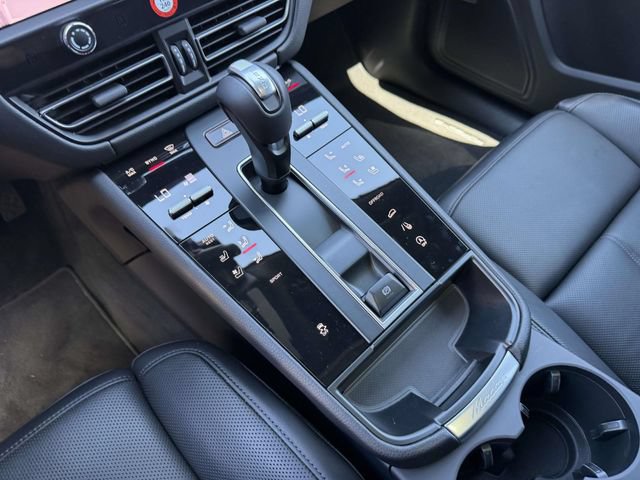 Used 2026 Porsche Macan AWD/4WD image 23