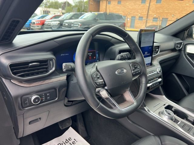 Certified 2020 Ford Explorer Platinum w/ Premium Technology Package AWD/4WD image 7