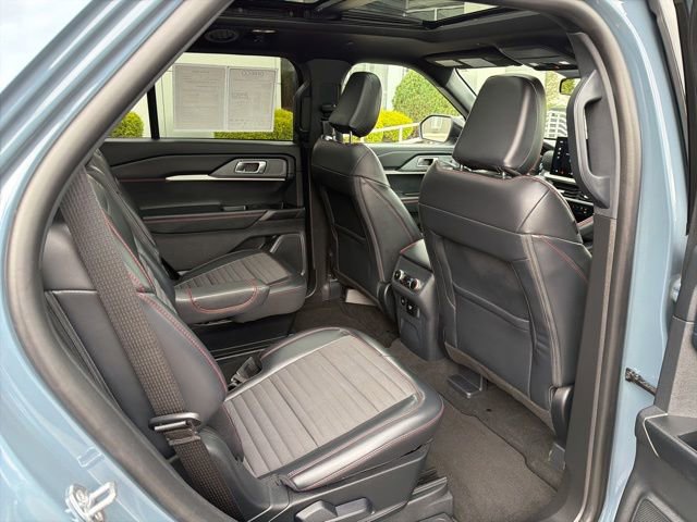 Used 2025 Ford Explorer ST-Line w/ Premium Package AWD/4WD image 24