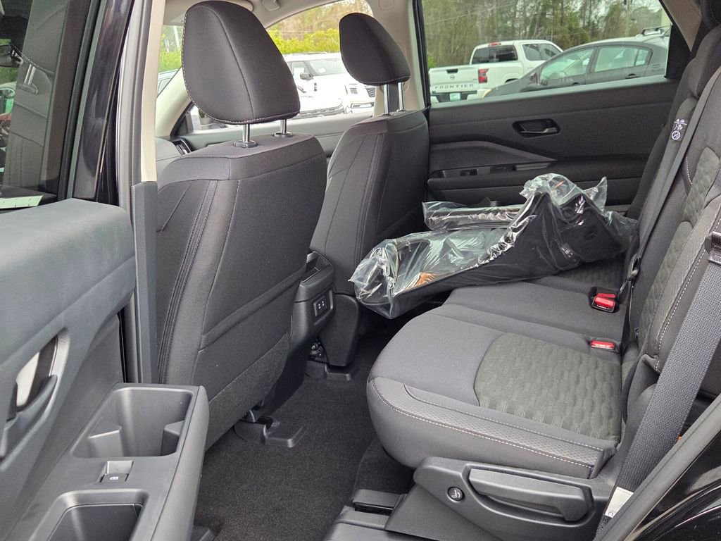 New 2026 Nissan Pathfinder SV image 5