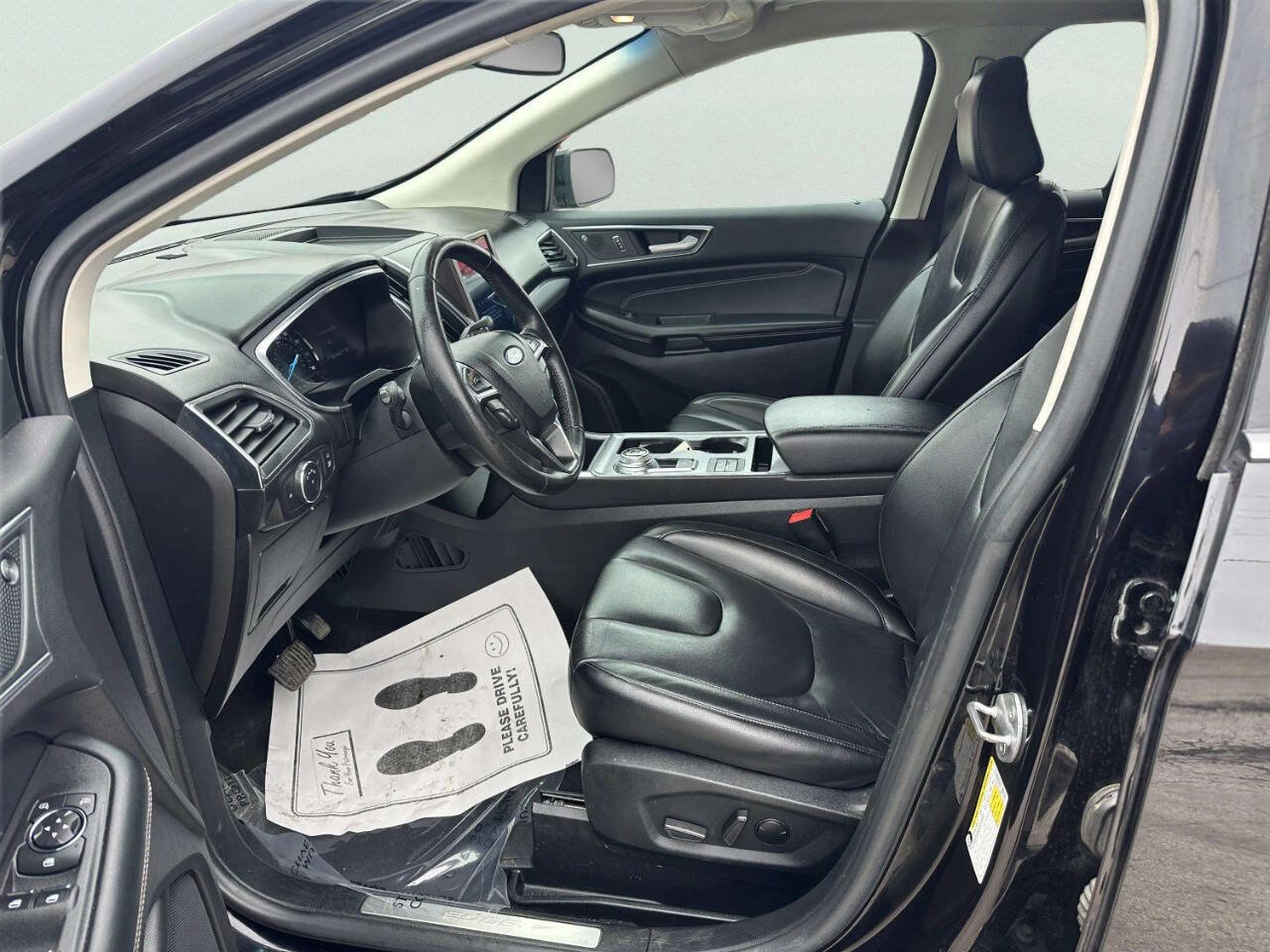 Used 2021 Ford Edge Titanium AWD/4WD image 9