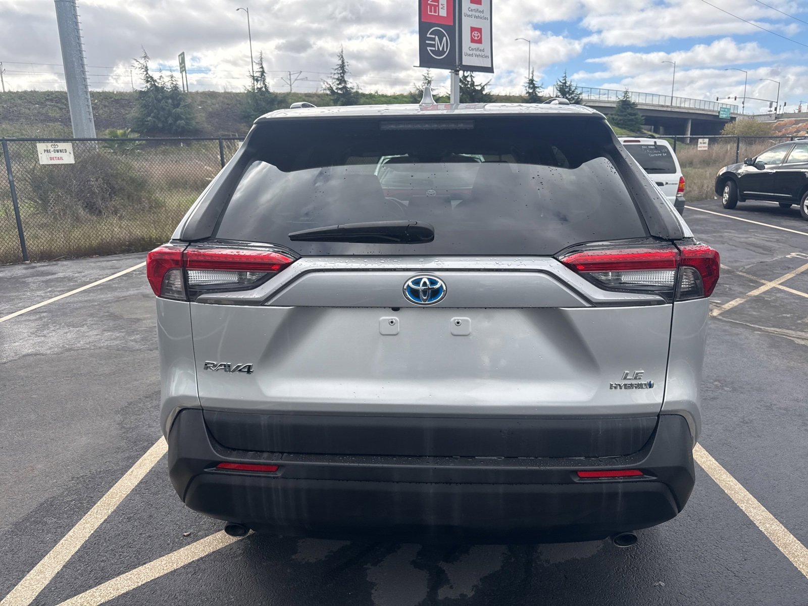 Used 2021 Toyota RAV4 LE w/ Carpet Mat Package (TMS) image 3