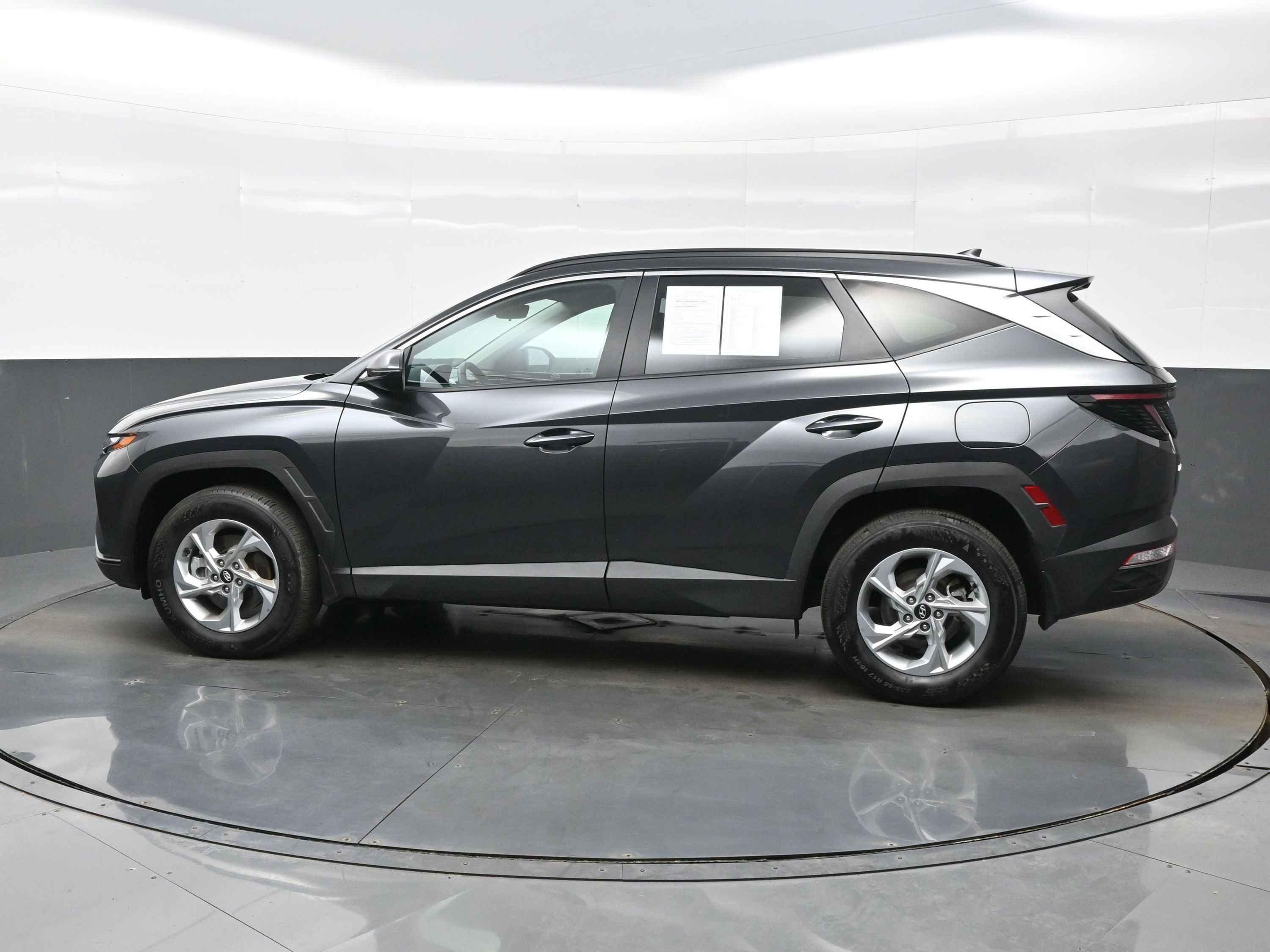Used 2023 Hyundai Tucson SEL w/ Winter Package image 3
