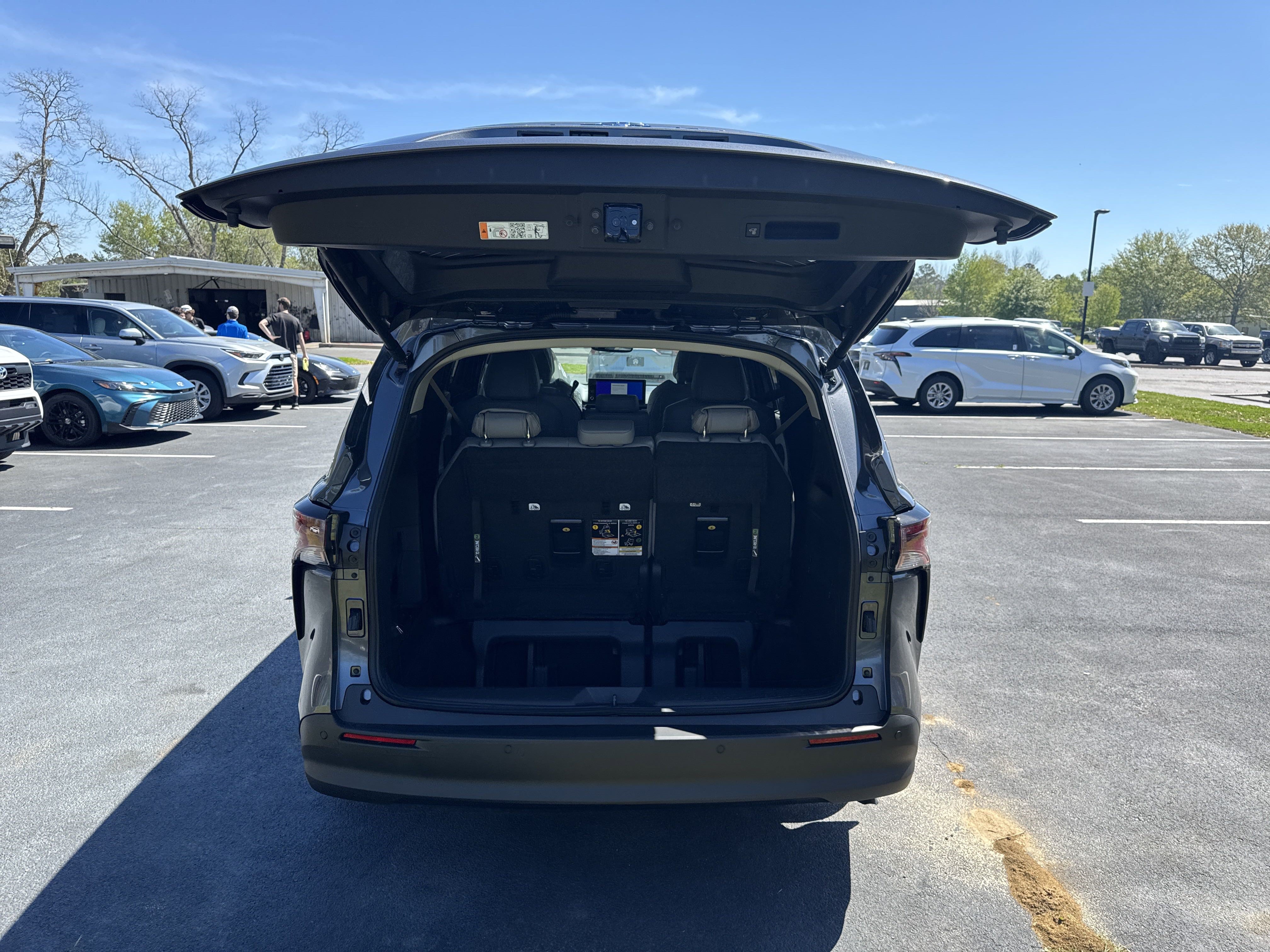 New 2025 Toyota Sienna XLE FWD image 40