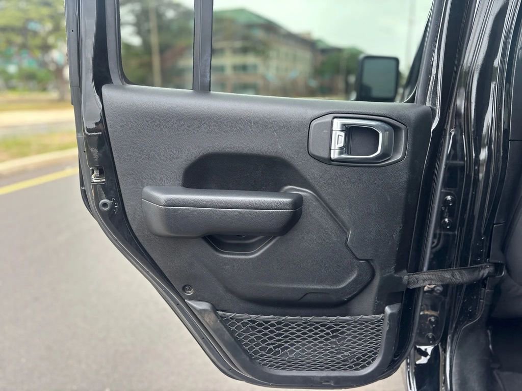 Used 2023 Jeep Wrangler Sport S image 15