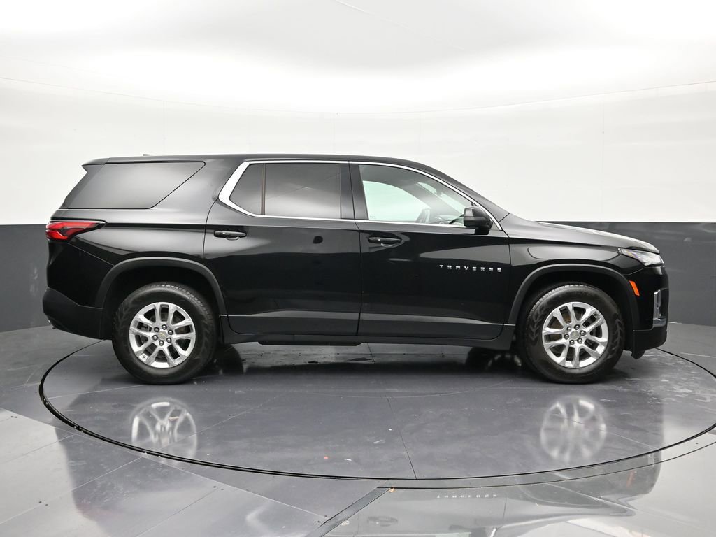 Used 2023 Chevrolet Traverse LS FWD image 6
