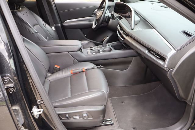 Used 2025 Cadillac XT4 Premium Luxury FWD image 15