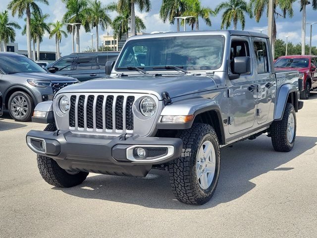 Used 2021 Jeep Gladiator Sport AWD/4WD image 3
