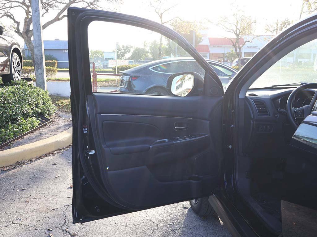 Used 2024 Mitsubishi Outlander Sport SE image 19