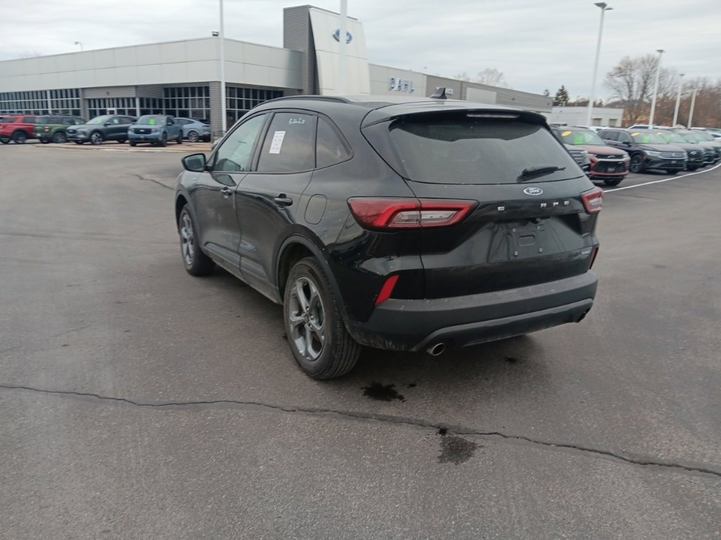 Used 2025 Ford Escape ST-Line image 10
