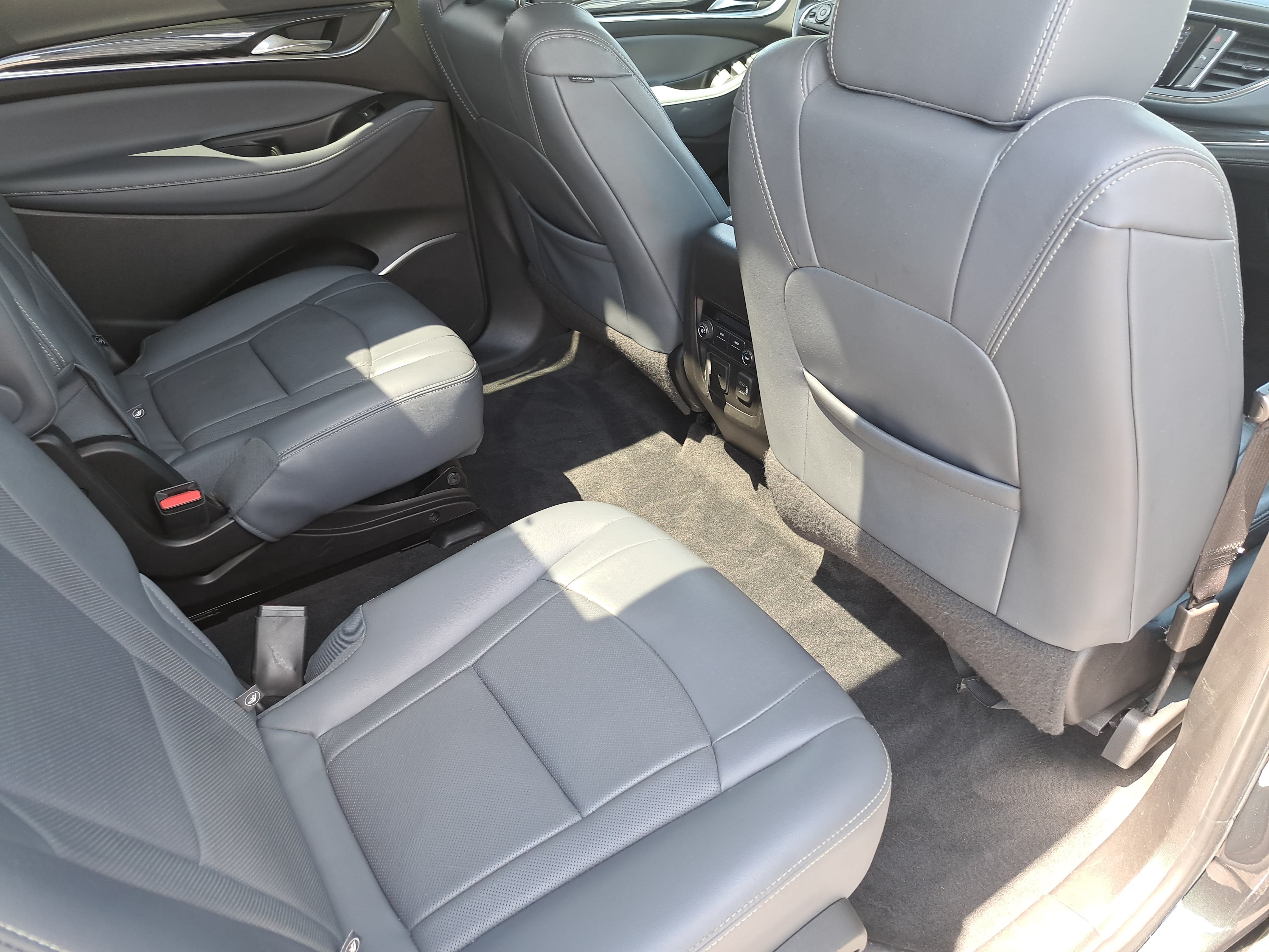 Used 2020 Buick Enclave Essence w/ Sound and Sites Package AWD/4WD image 11