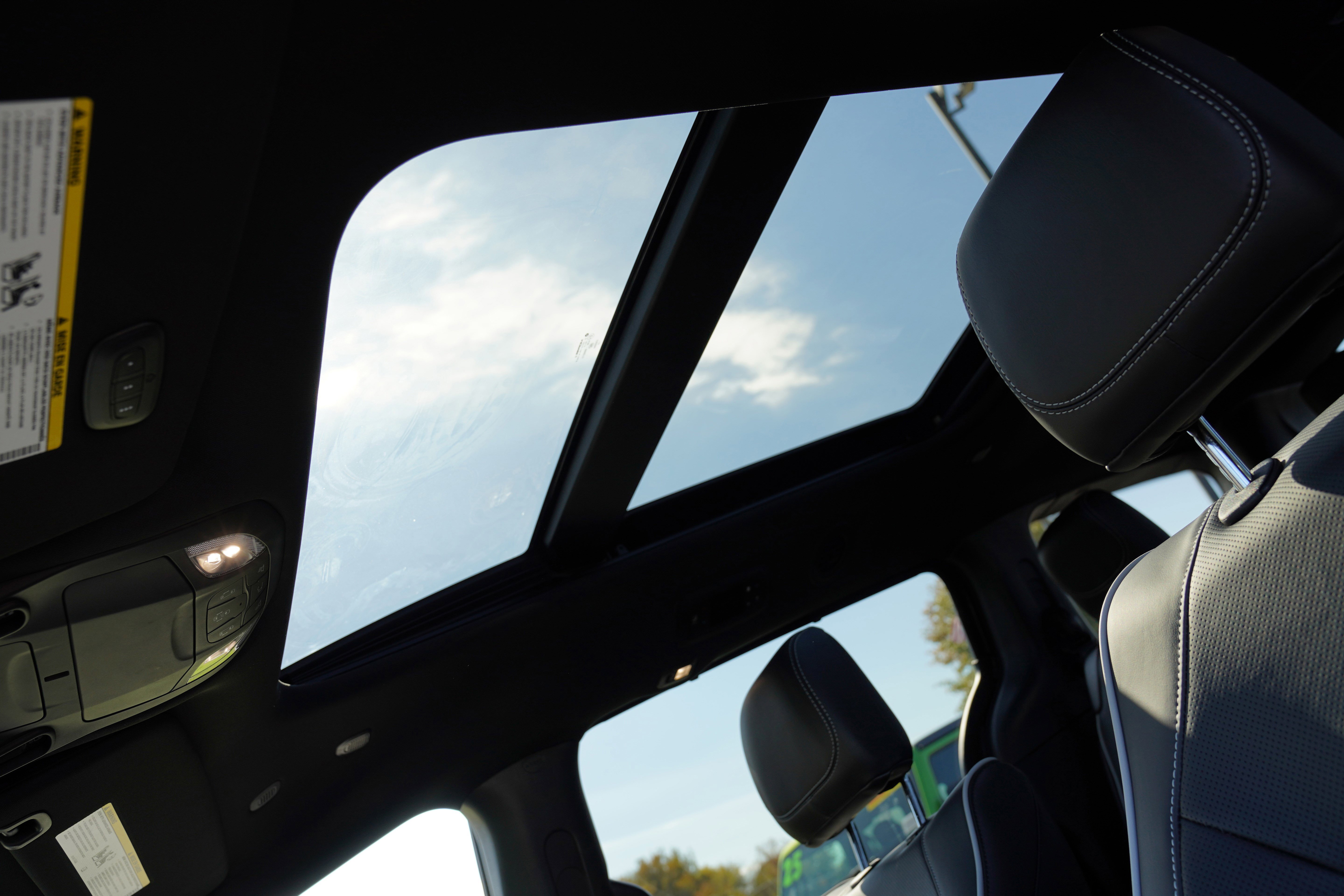 New 2026 Chrysler Pacifica Limited image 27