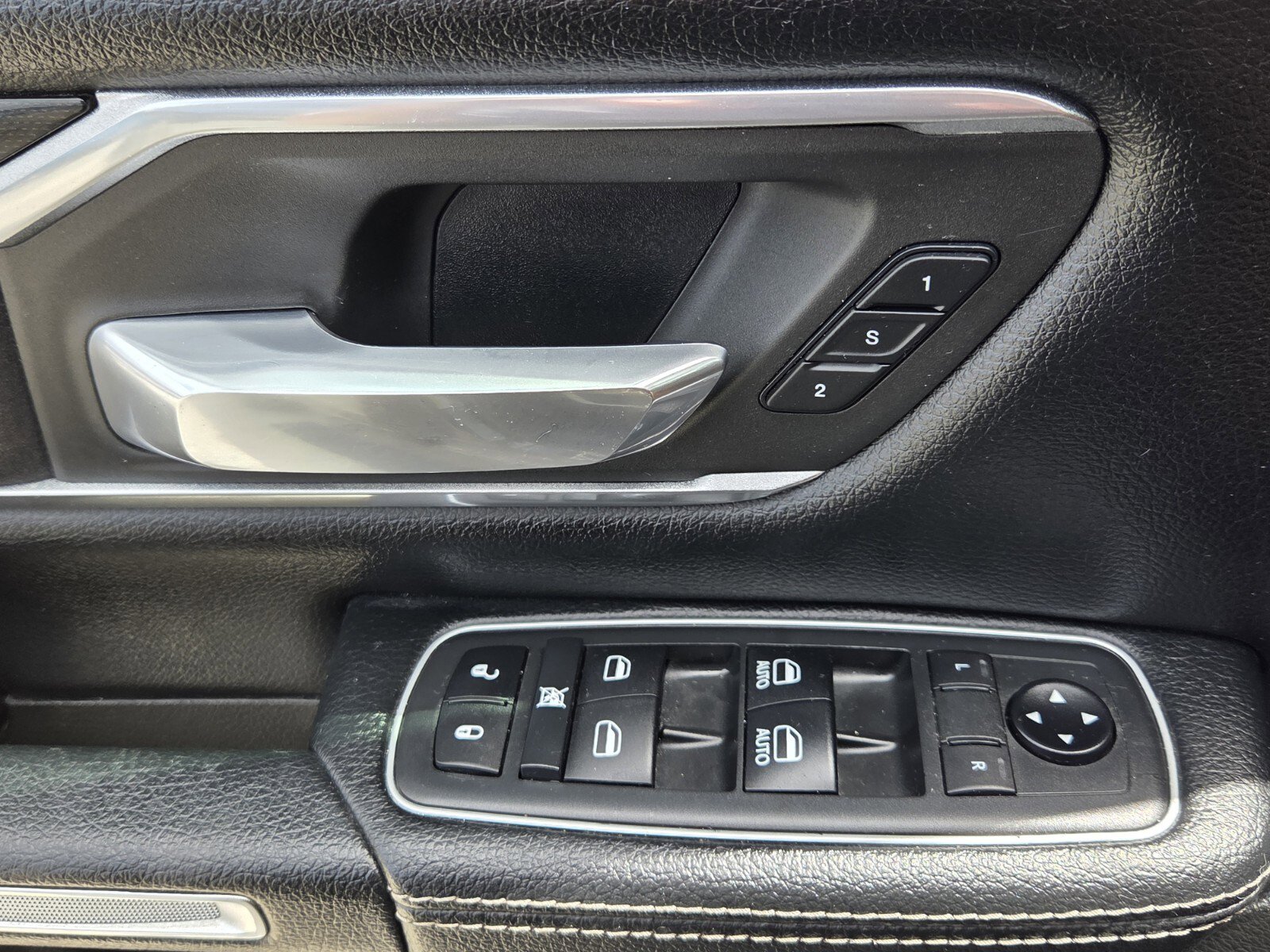 Used 2020 RAM 1500 Laramie image 13