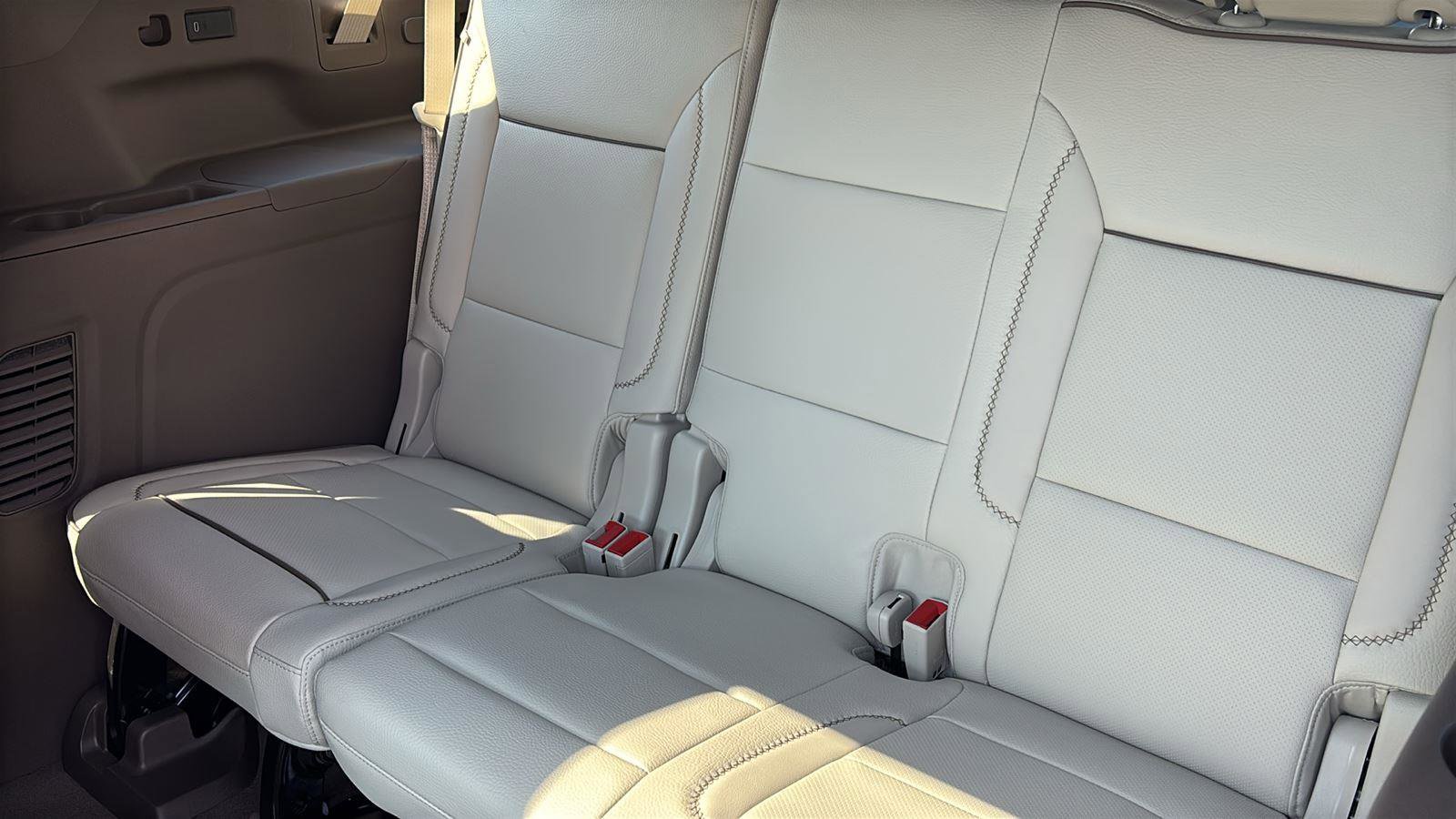 New 2026 GMC Yukon XL Denali w/ Denali Reserve Package image 17