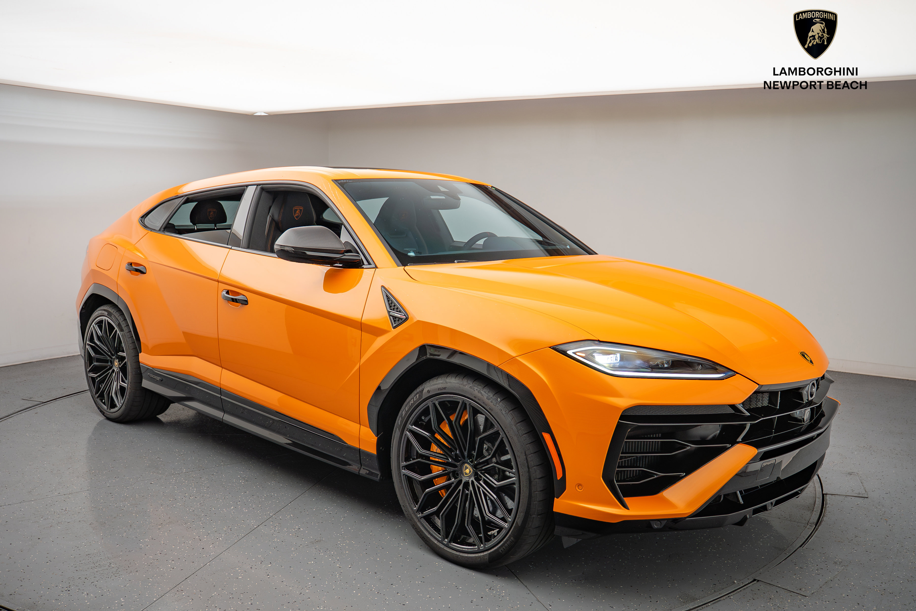 Used 2025 Lamborghini Urus SE