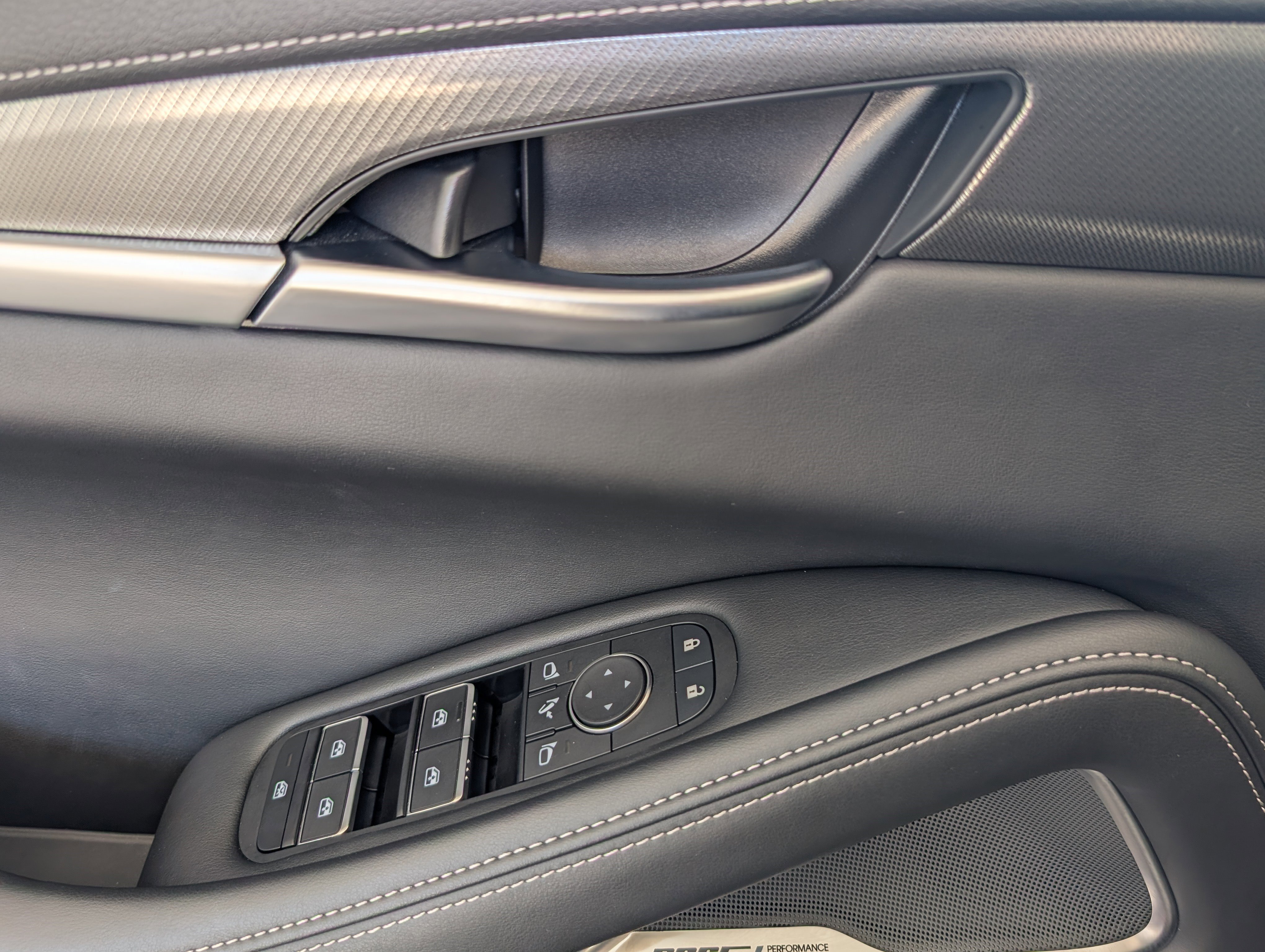 Used 2025 INFINITI QX60 Luxe FWD image 16