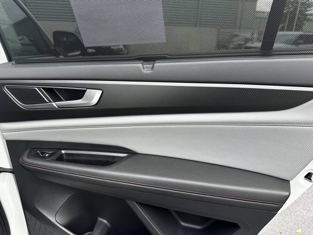 Used 2024 Volkswagen Atlas Peak Edition SE AWD/4WD image 41