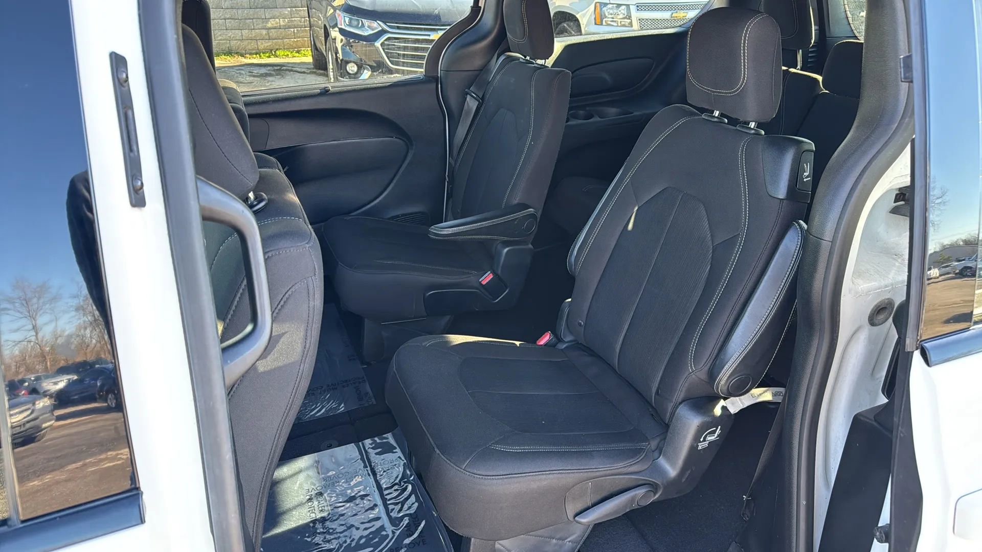Used 2020 Chrysler Pacifica Touring w/ S Appearance Package FWD image 30